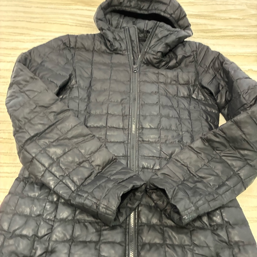 The North Face Black Quilted Jacket. Women’s size small. VGUC. Lightweight - Picture 12 of 16